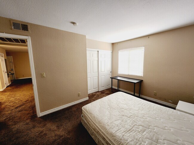 Building Photo - 5405 Indian River Dr