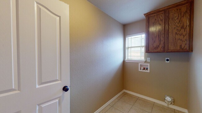 Building Photo - Unique opportunity to rent till June 30, 2...