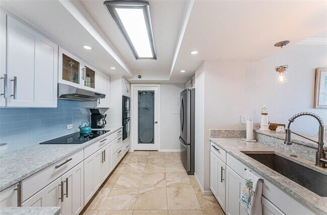 Building Photo - 6322 Palma Del Mar Blvd S