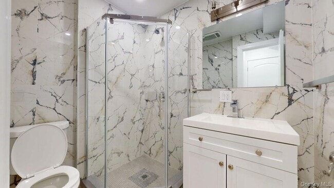 Building Photo - 72-17 66th Pl