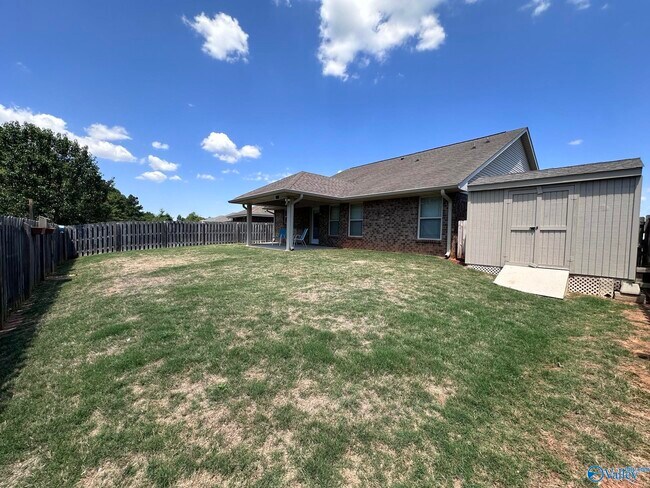 Building Photo - 240 Fields Pond Dr