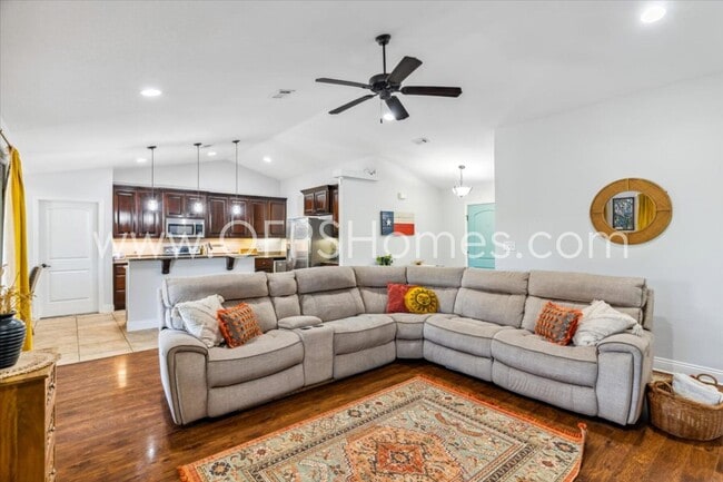 Building Photo - 8170 Tavira St