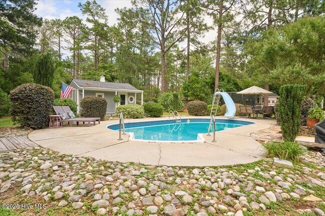Building Photo - 209 Lazar Ln