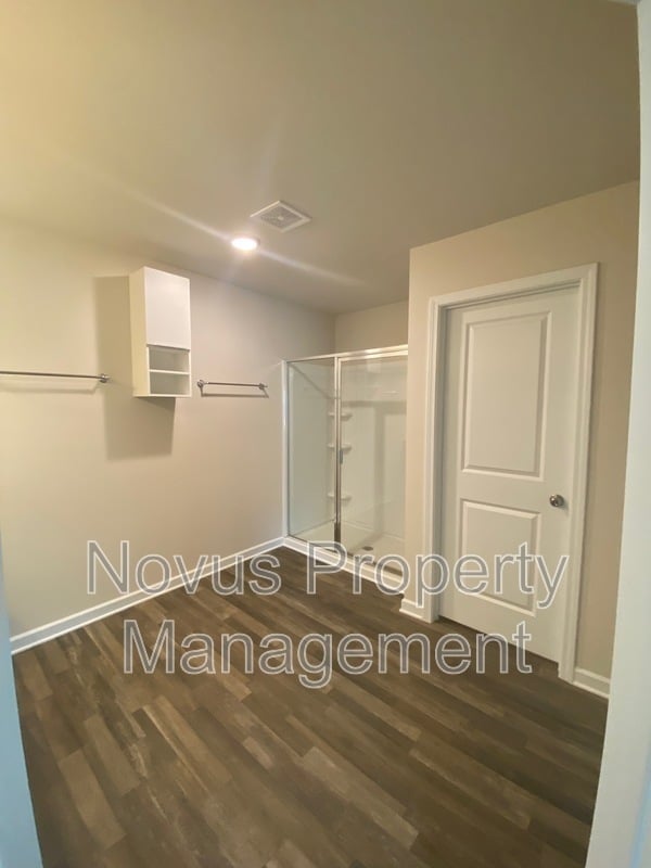 Building Photo - 1182 Westhampton Wy