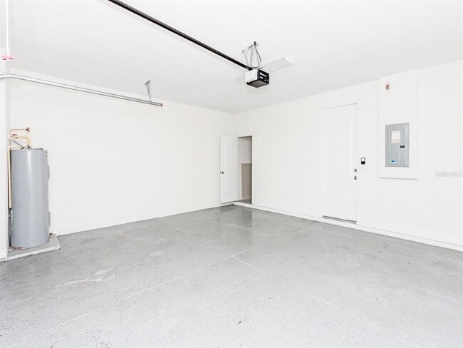 Building Photo - 10070 Eagle Creek Center Blvd