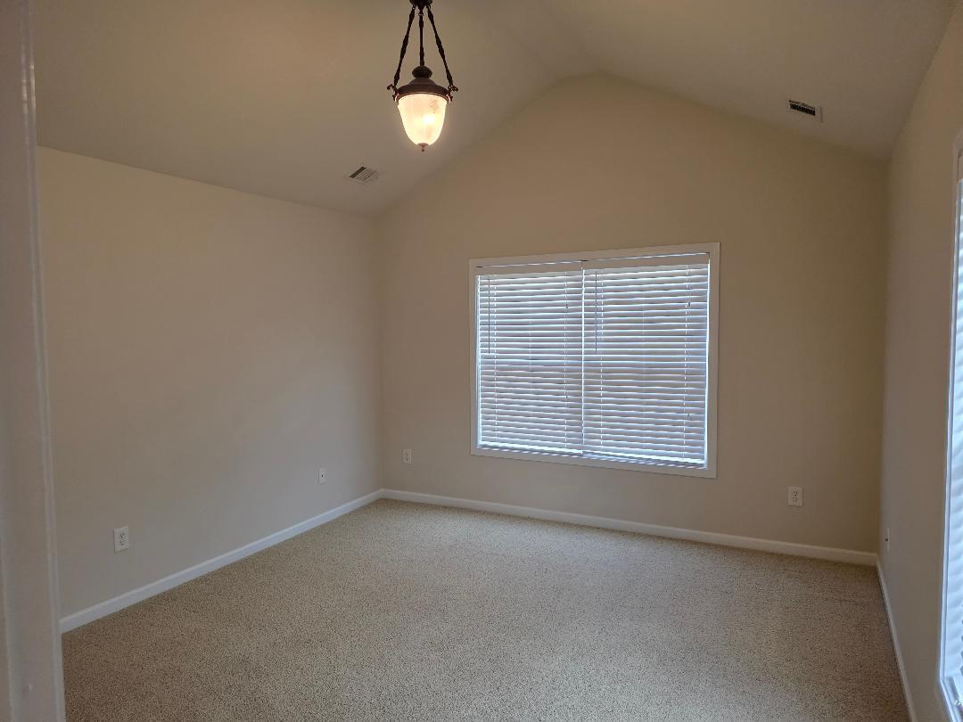 Building Photo - 2143 Somerset Pl SE