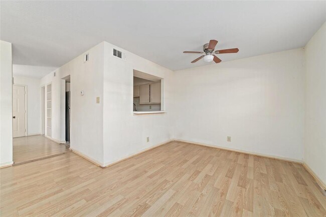 Building Photo - 6201 Ranchester Dr
