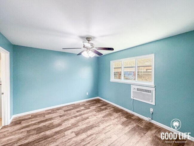 Building Photo - 8051 San Carlos Dr