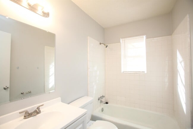 Building Photo - 5519 Southboro Dr