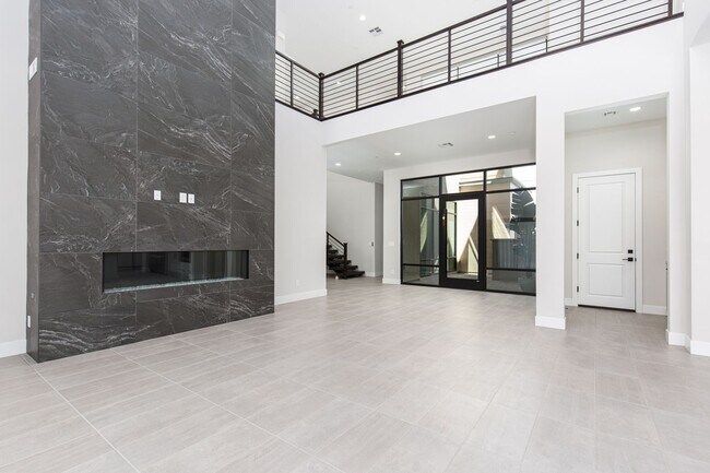 Building Photo - Stunning modern luxury home located in prestigious guard-gated Summerlin community of Ascension