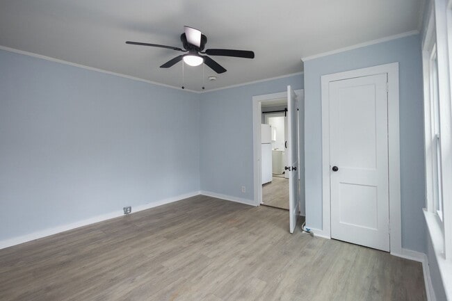 Building Photo - 911 Ray St