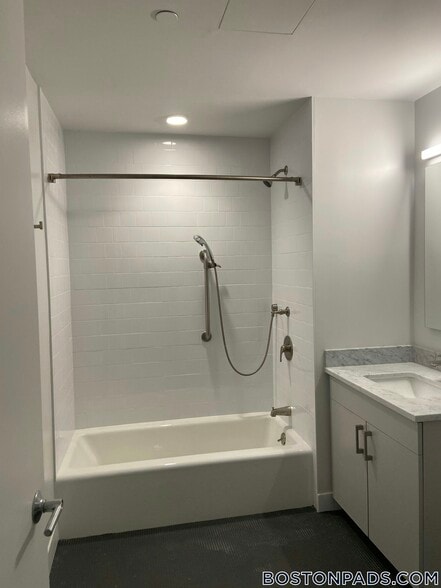 Building Photo - 55 Brighton Ave