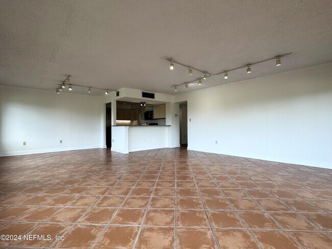 Building Photo - 6000 San Jose Blvd