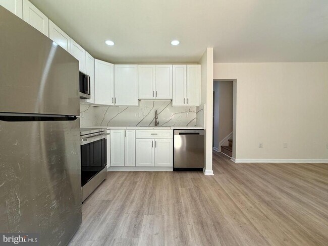 Building Photo - 4 Bright Star Ct