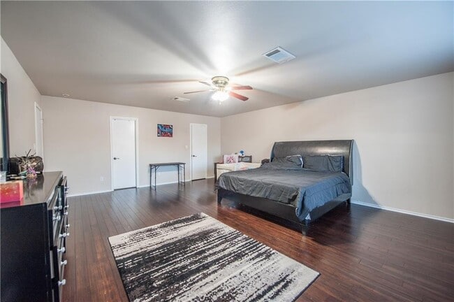 Building Photo - 1218 Gazania Dr