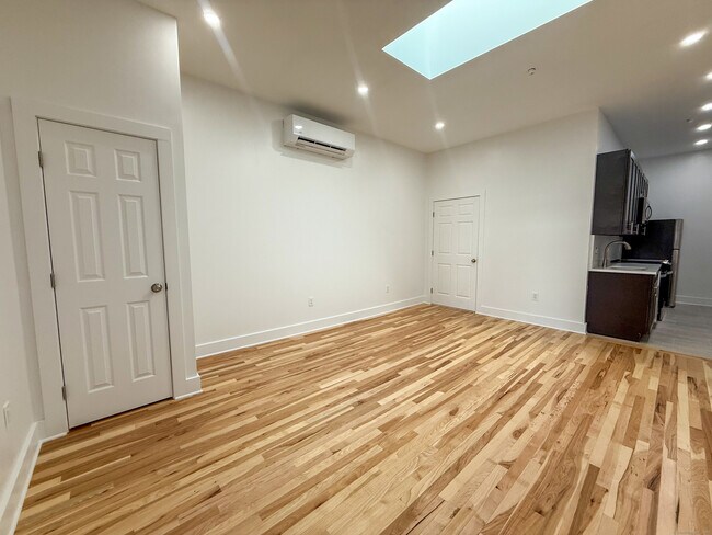 Building Photo - 253 State St