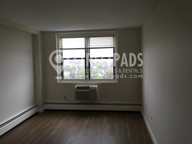 Building Photo - 2 bedroom in Cambridge MA 02138