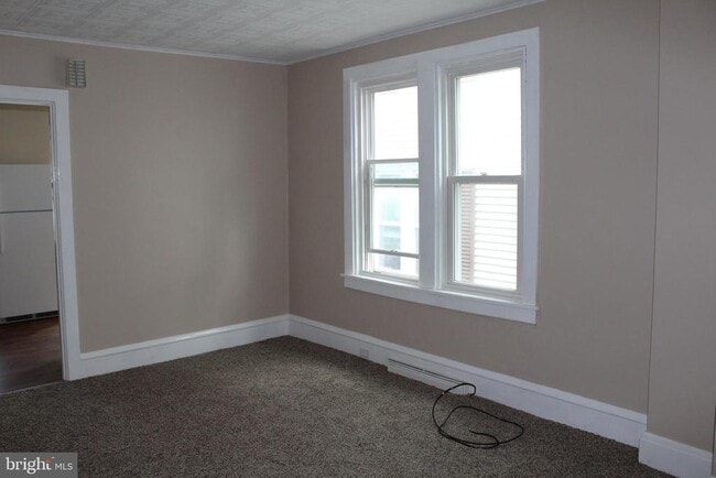 Building Photo - 23 W 2nd St