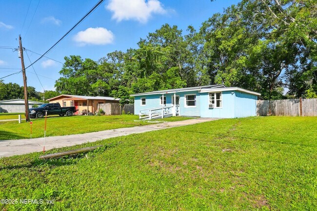 Building Photo - 355 Wildwood Ln