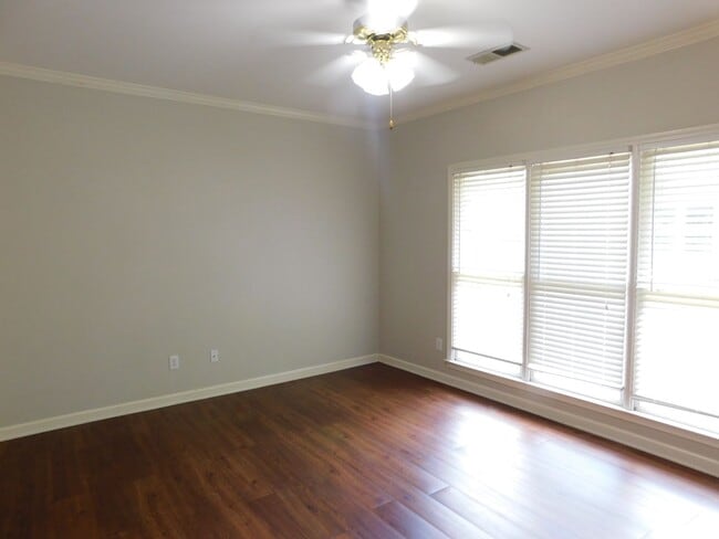 Building Photo - Your Dream Rental Awaits in Gated Greyston...