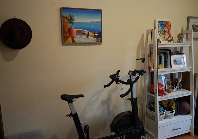 Building Photo - 11 Milford St