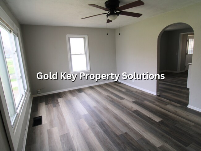 Building Photo - Fully Updated 3 BR 1 BA House with Central Air and Garage (NO SECTION 8)