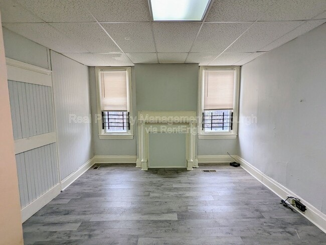 Building Photo - 42 Van Braam St