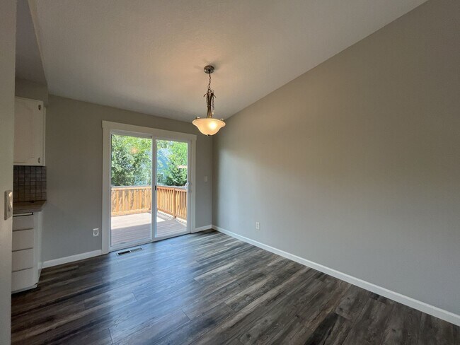 Building Photo - Spacious Milwaukie Home with Bonus Room, Large Fenced Yard and Shed/Workshop