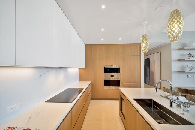 Building Photo - 2311 SE 17th St