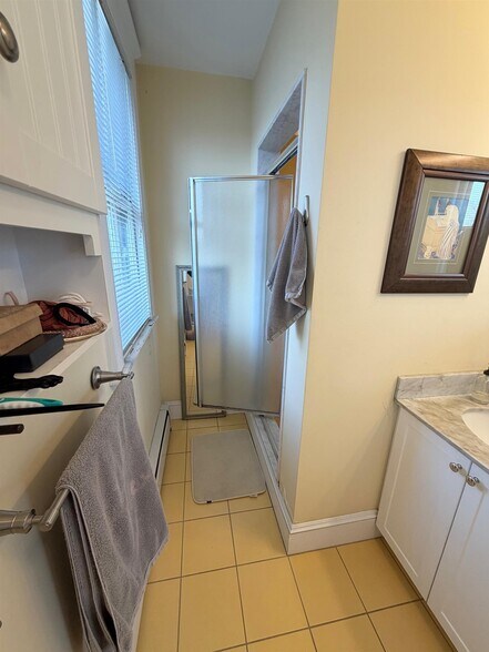 Building Photo - 79 College Ave