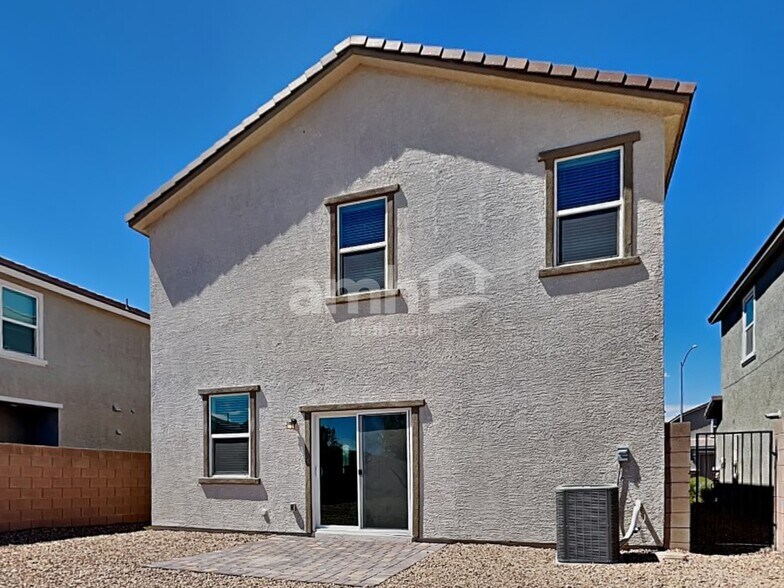 Building Photo - 4742 Tree Swing St