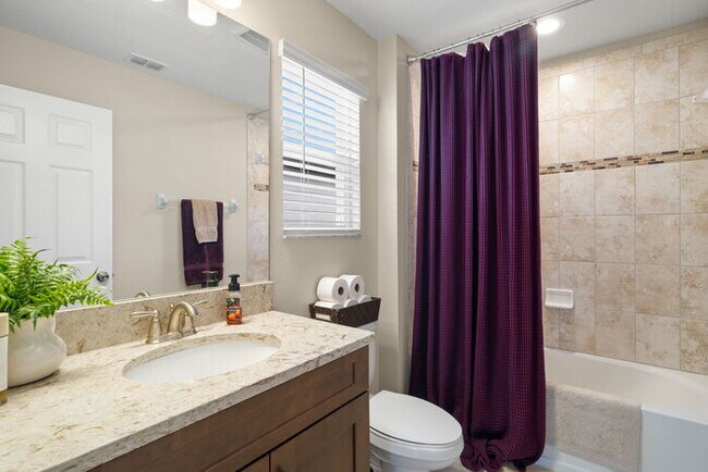 Building Photo - Beautiful Home For Rent in Berry Bay with ...