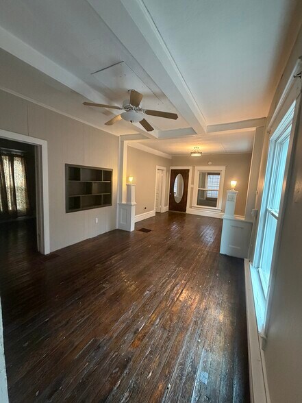 Building Photo - 134 Perry St