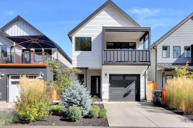 Building Photo - 1909 Elkhorn Dr