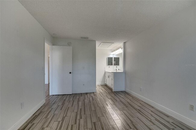 Building Photo - 1239 Lucaya Cir