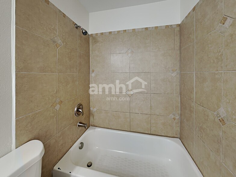 Building Photo - 7728 Barn Owl Dr