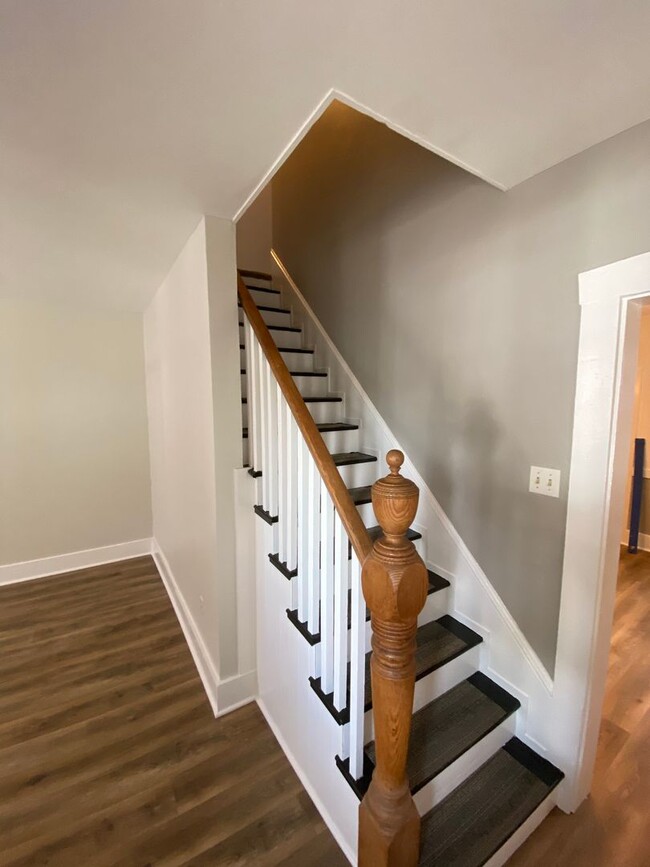 Building Photo - Beautiful Three Bedroom Townhouse in Northwest Lancaster City!