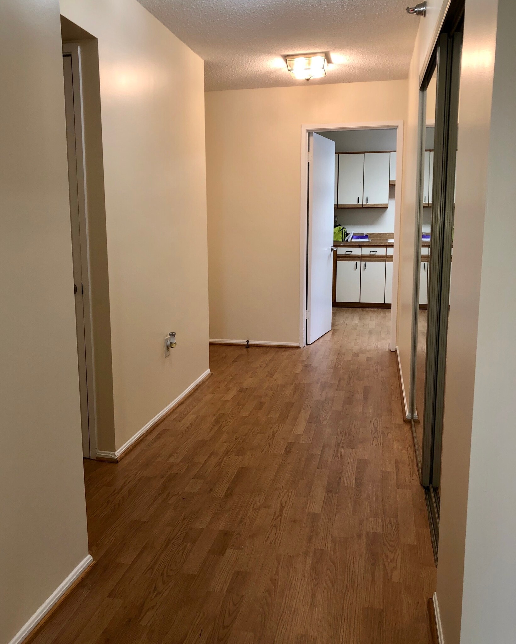 Entrance Hall w/ Closet - 15115 Interlachen Dr