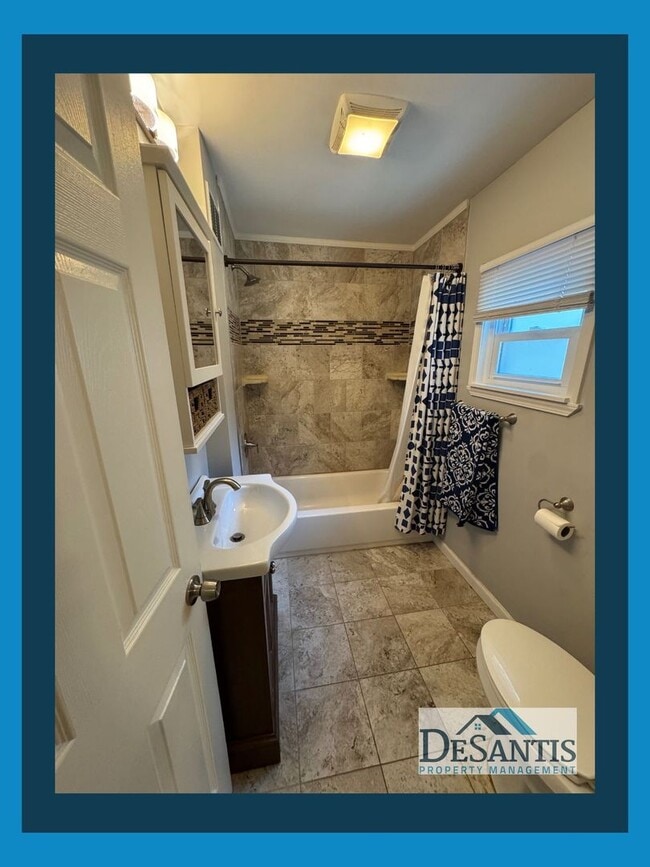Building Photo - Spacious 4-Bedroom Home with Classic Charm & Modern Touches!