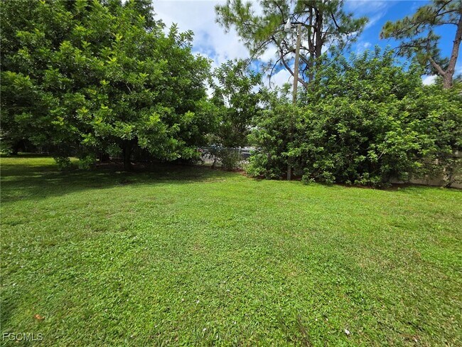 Building Photo - 10452 Lakeport Ct