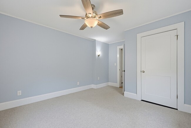 Building Photo - 63 Bancroft Park
