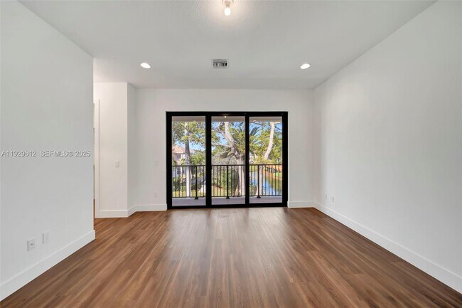 Building Photo - 1427 SW 23rd St