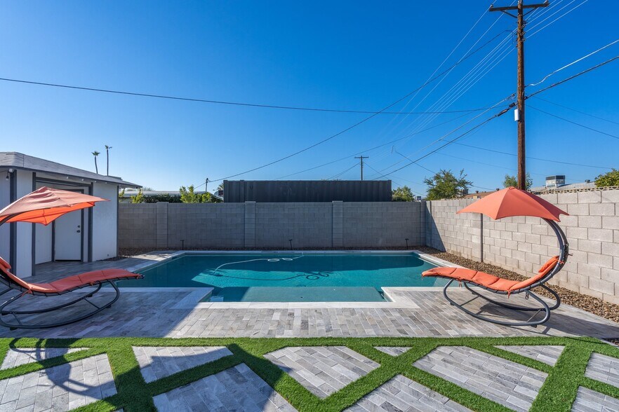 Building Photo - 7902 E Latham St