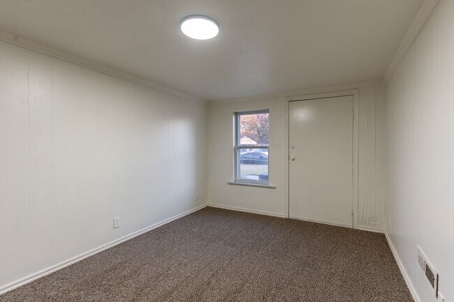 Building Photo - 4 Bedroom Rent to Own Home Available!