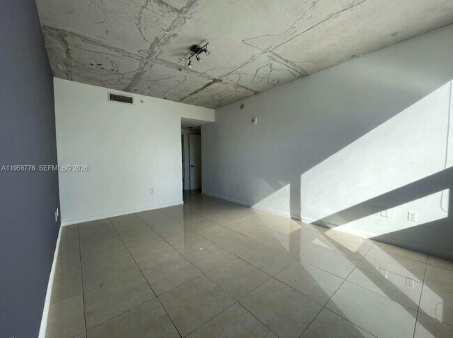 Building Photo - 3250 NE 1st Ave