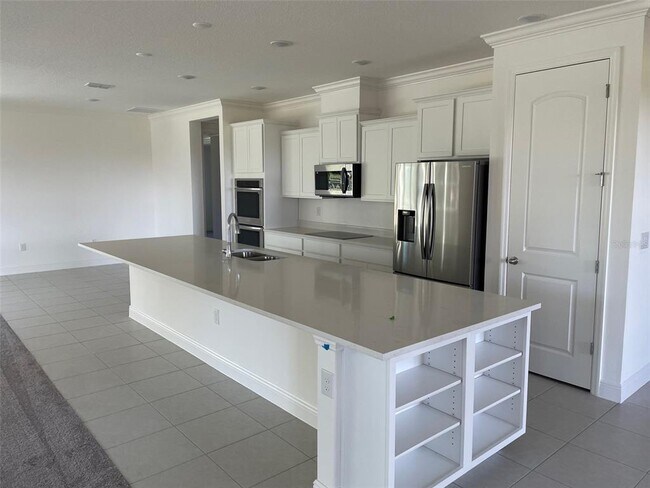 Building Photo - 10060 Dolphin Gull Cir