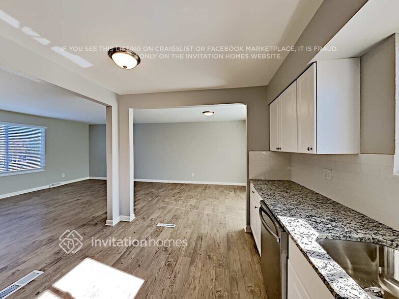 Building Photo - 10620 W 103rd Ave