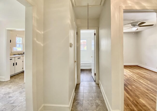 Building Photo - 648 Linfield Dr