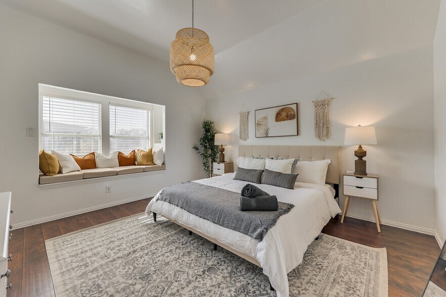 Building Photo - 4036 Falcon Ridge Dr