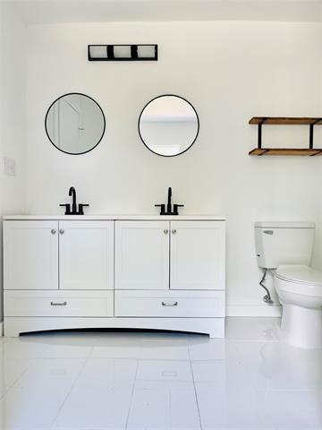 Building Photo - 2210 Langford St